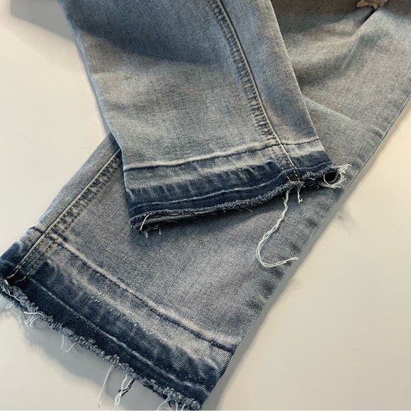 Time and Tru Maternity Medium 8-10 Blue Distressed Skinny Jeans PRELOVED - Picture 8 of 11